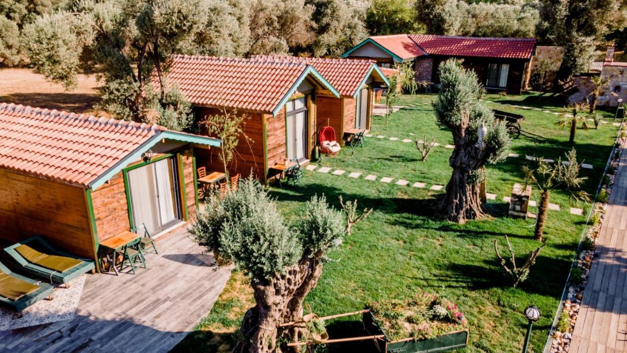 Serender Bungalov Bed and Breakfast Foça Esterno foto